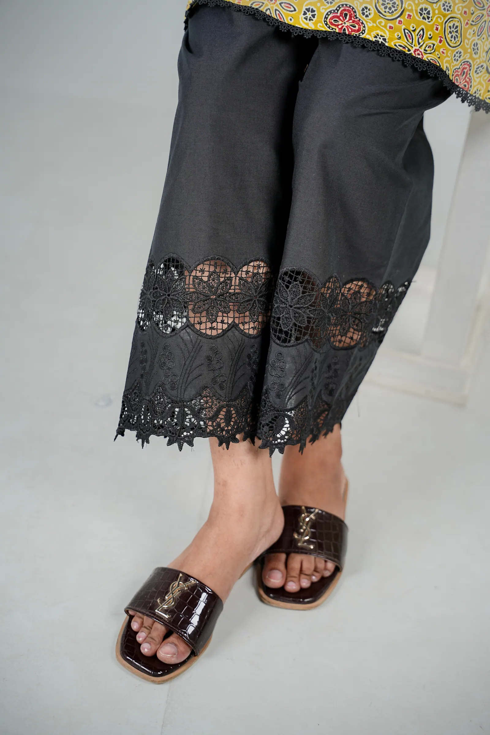 Jhilik - Jaipuri Kurti & Chikan Pant